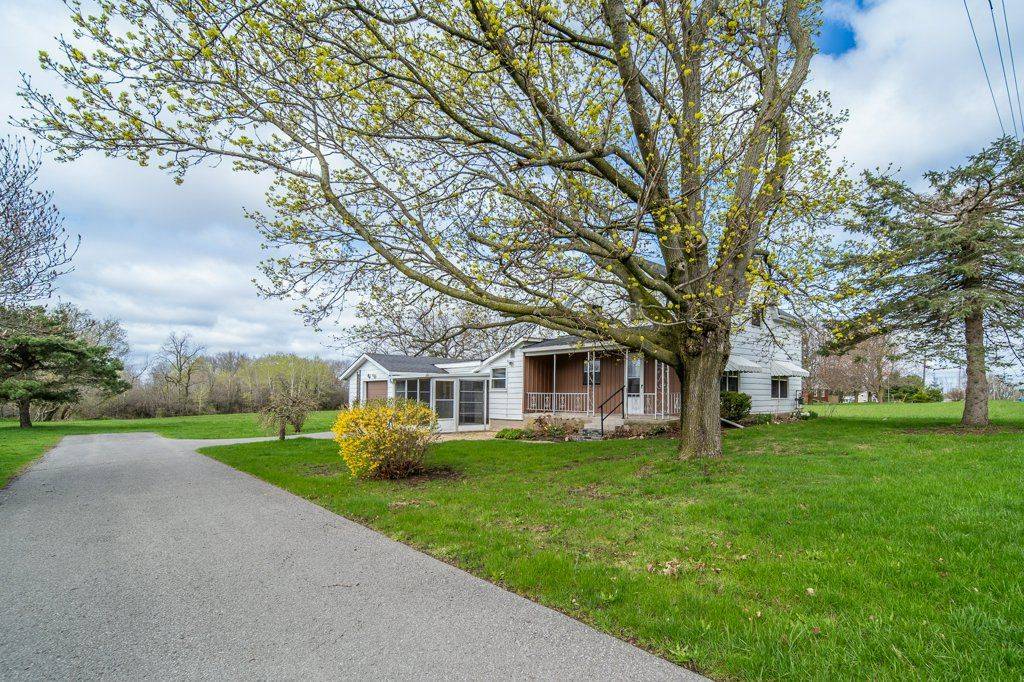 302 Old Hamburg RD, Greater Napanee, ON K7R 3K6