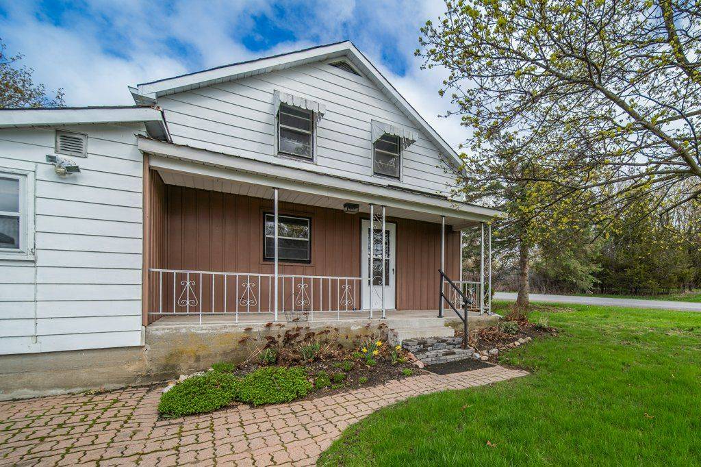 302 Old Hamburg RD, Greater Napanee, ON K7R 3K6
