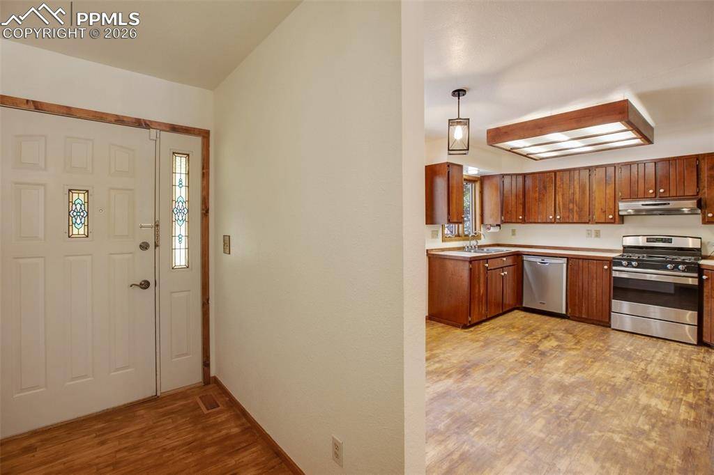 725 Sunnywood LOOP, Woodland Park, CO 80863