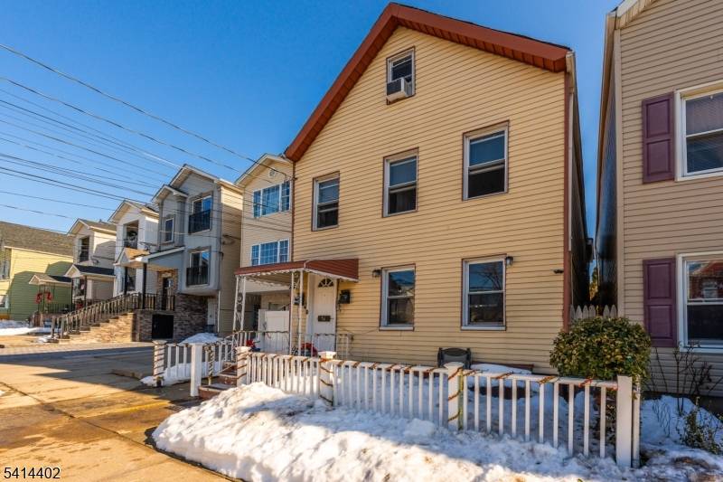54 Florida St, Elizabeth City, NJ 07206
