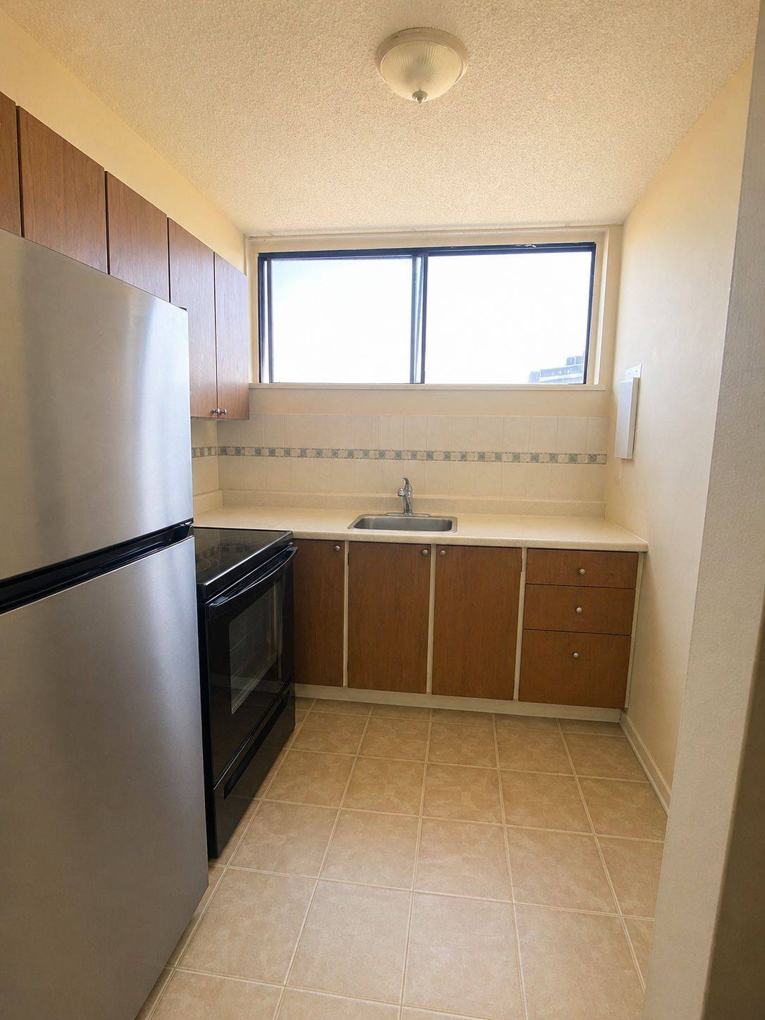 4673 Jane ST #811, Toronto W05, ON M3N 2L1