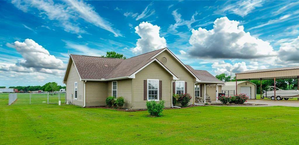 1808 County Road 2712, Caddo Mills, TX 75135