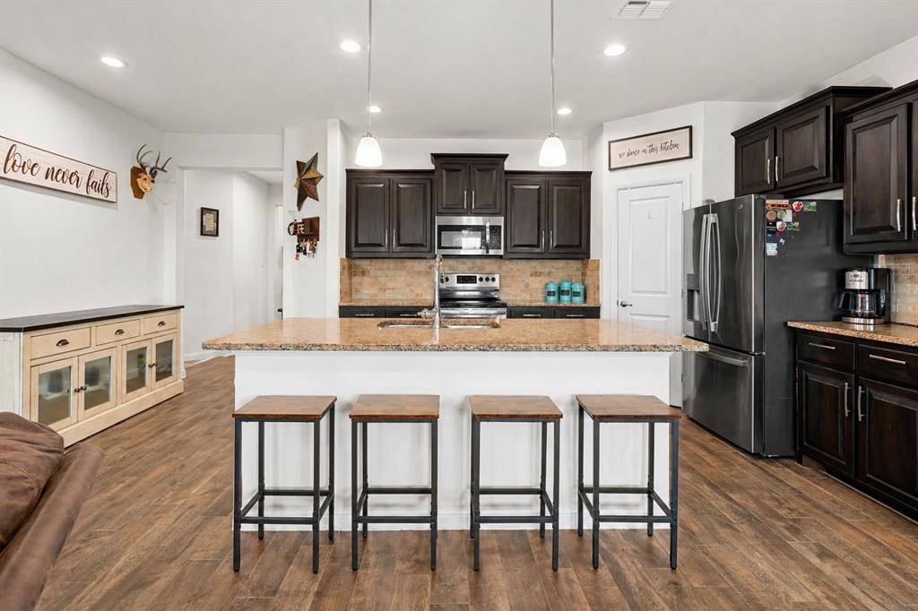 142 Wagon Mound, Waxahachie, TX 75167