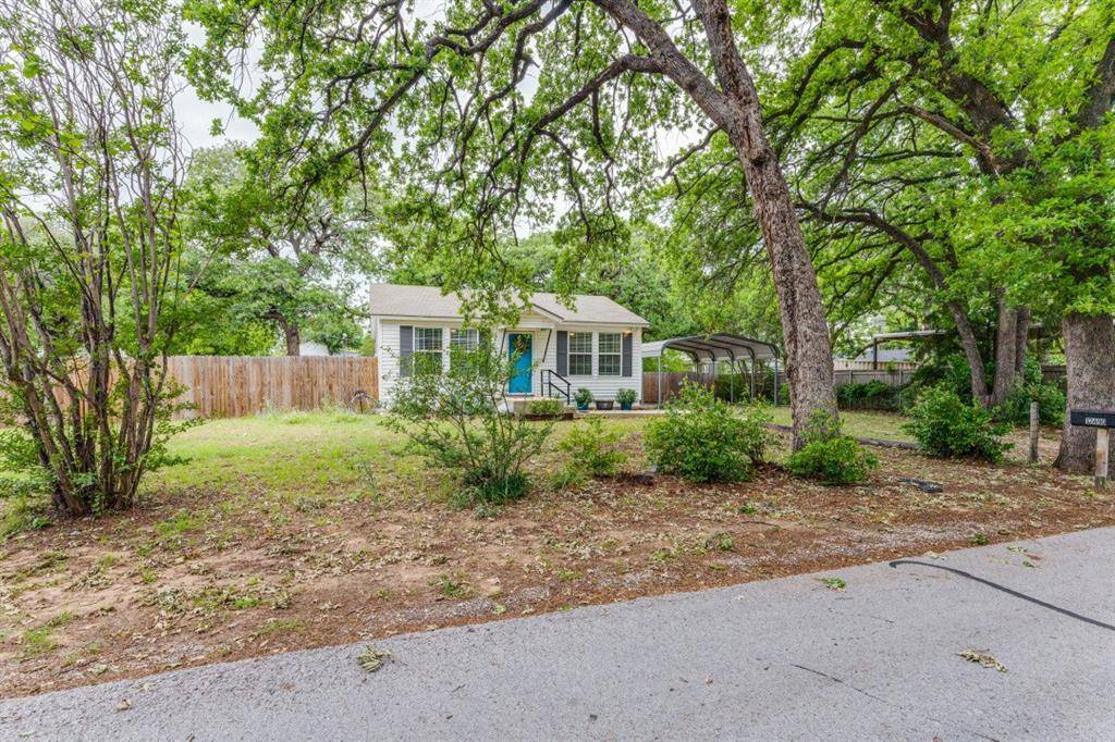 12490 Deeds Court, Azle, TX 76020