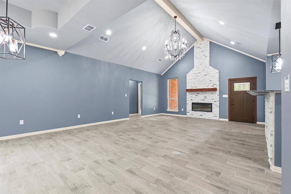 437 County Road 1660, Mount Pleasant, TX 75455