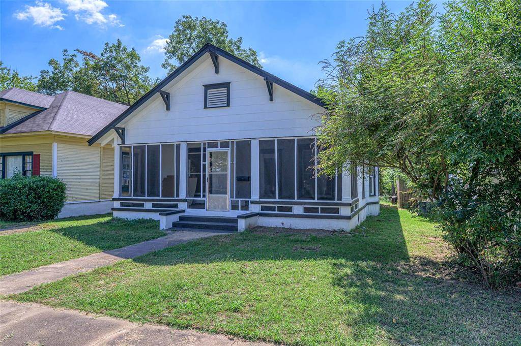 708 W Texas Street, Denison, TX 75020