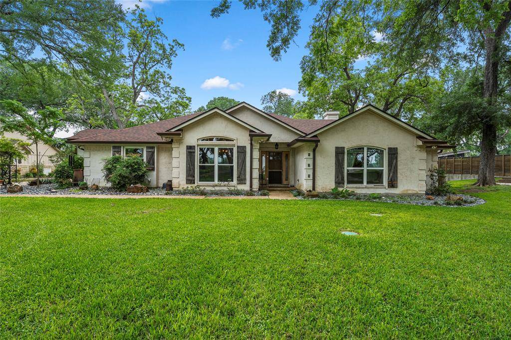 262 Brazos Point Drive, Waco, TX 76705