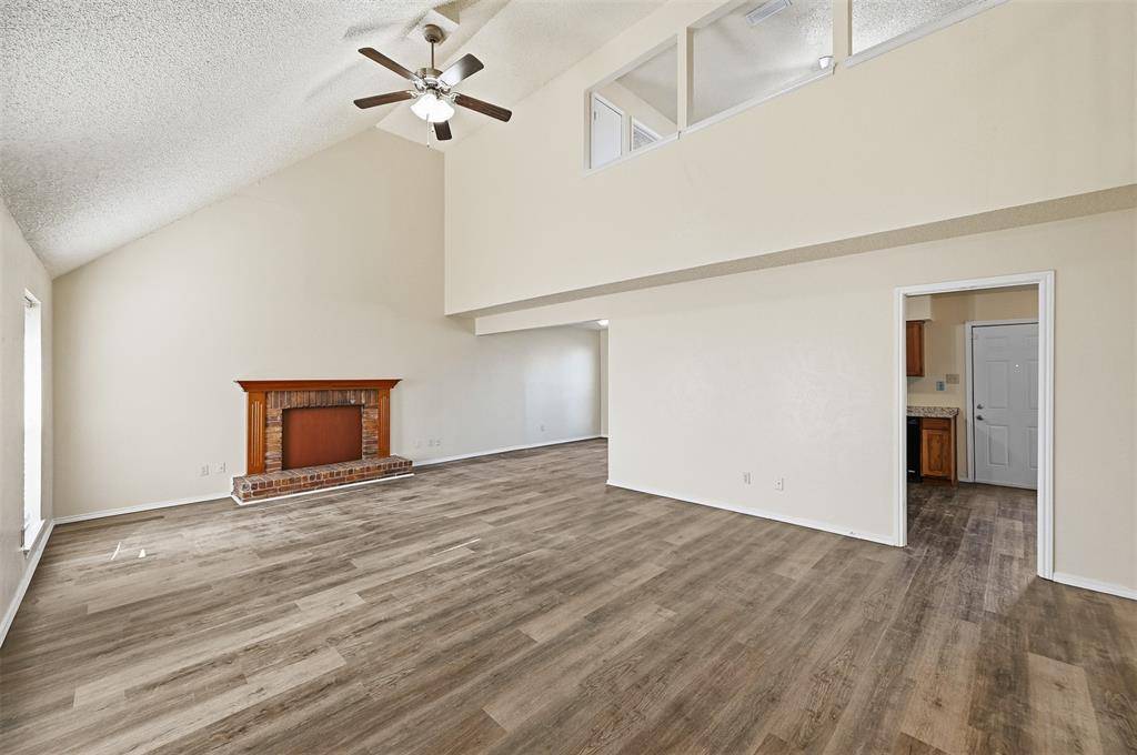 911 Wellridge Drive, Arlington, TX 76017