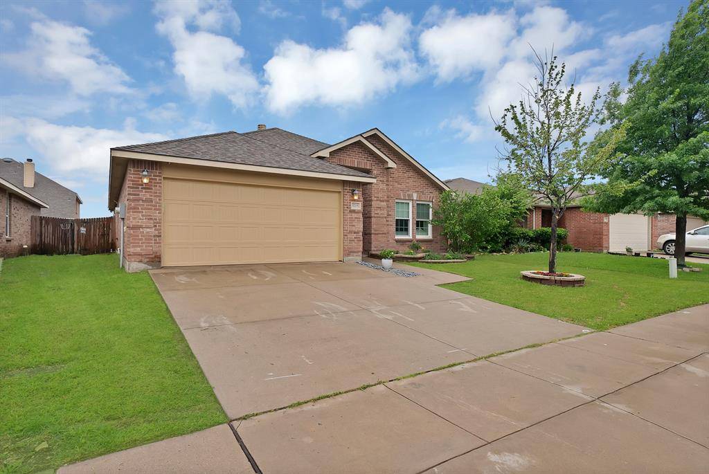 5705 Talons Crest Circle, Fort Worth, TX 76179