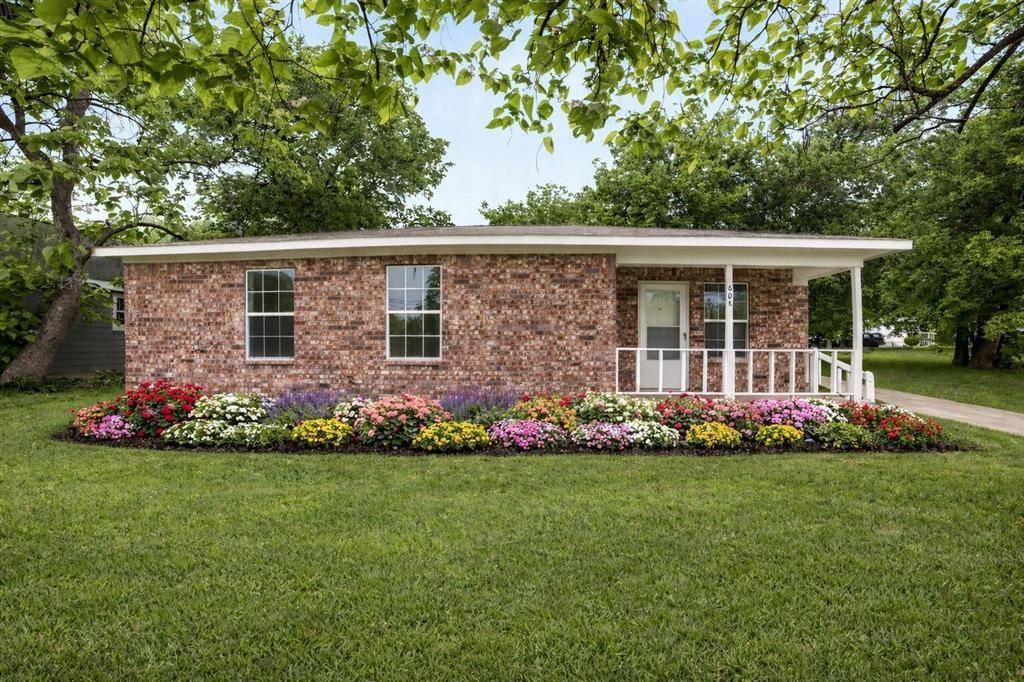 808 Park Street, Commerce, TX 75428