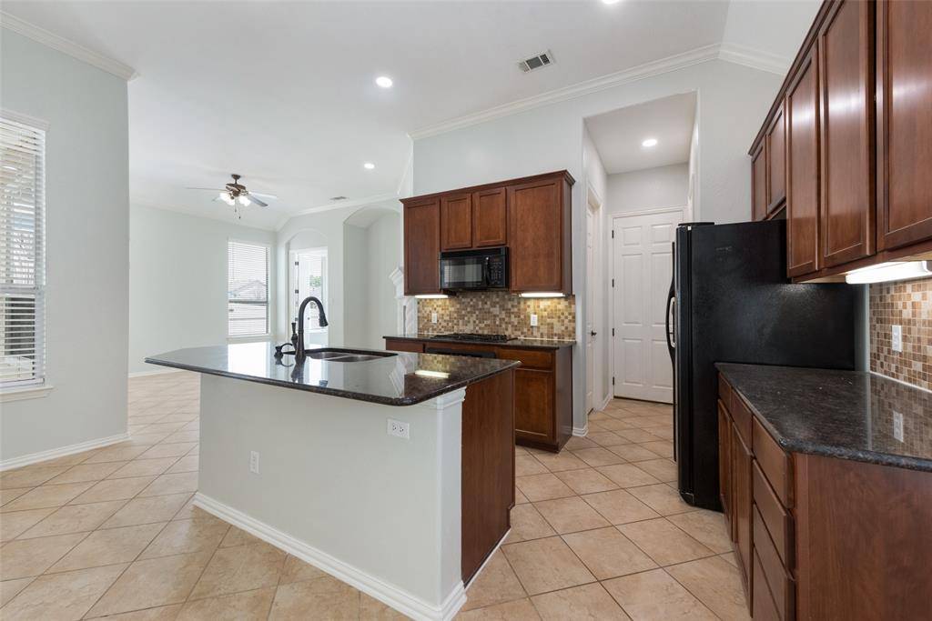 1128 Spanish Moss Drive, Savannah, TX 76227