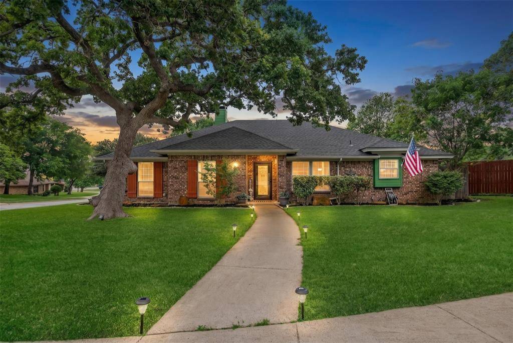 2108 Oakmeadow Place, Bedford, TX 76021