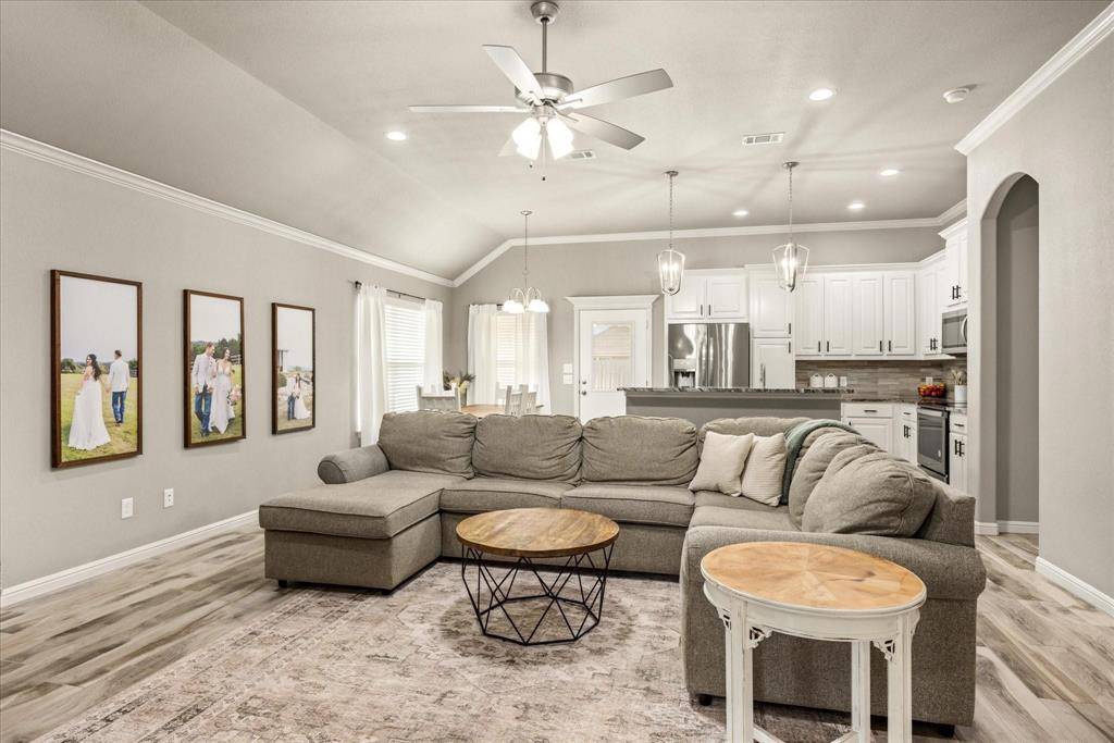 3331 Arrow Creek Drive, Granbury, TX 76049