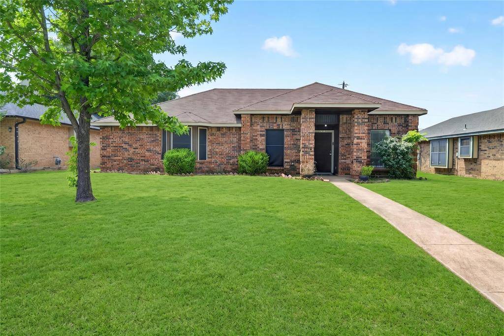 2511 Hollow Bend, Mesquite, TX 75150