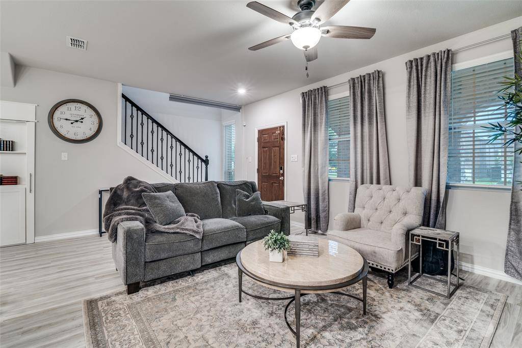 3805 Margo Mews, Rowlett, TX 75089