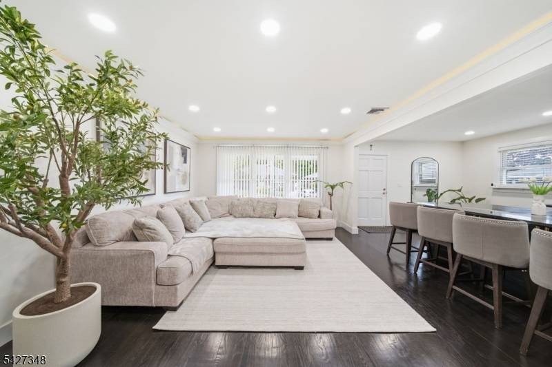 22 Macedulski Ter, South Amboy City, NJ 08879