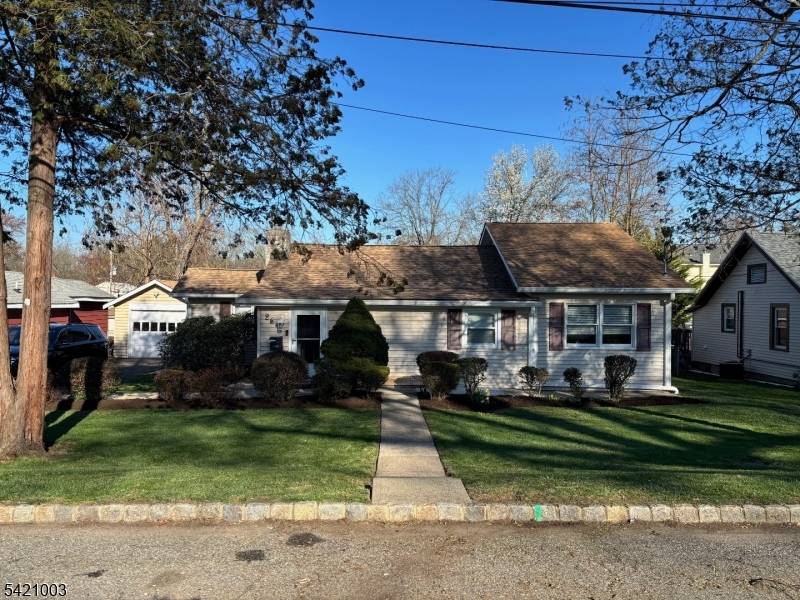 26 Mohawk Ave, Parsippany-troy Hills Twp., NJ 07034