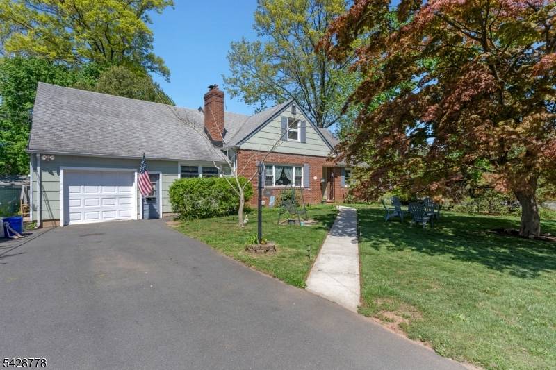 246 4Th St, Dunellen Boro, NJ 08812