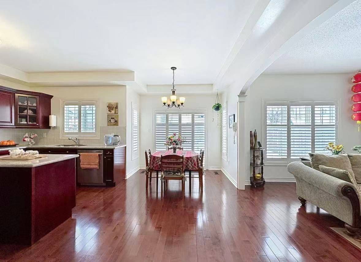 6 Winterton WAY, Ajax, ON L1T 0H7