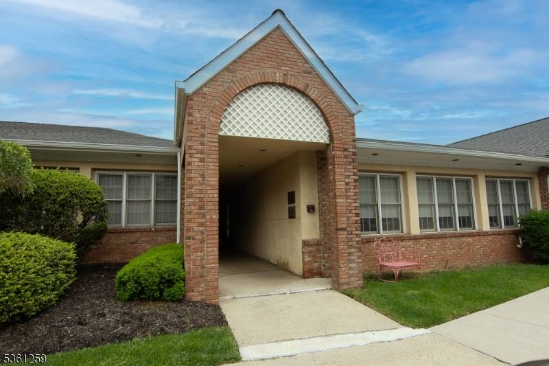 27 Mountain Blvd, Warren Twp., NJ 07059