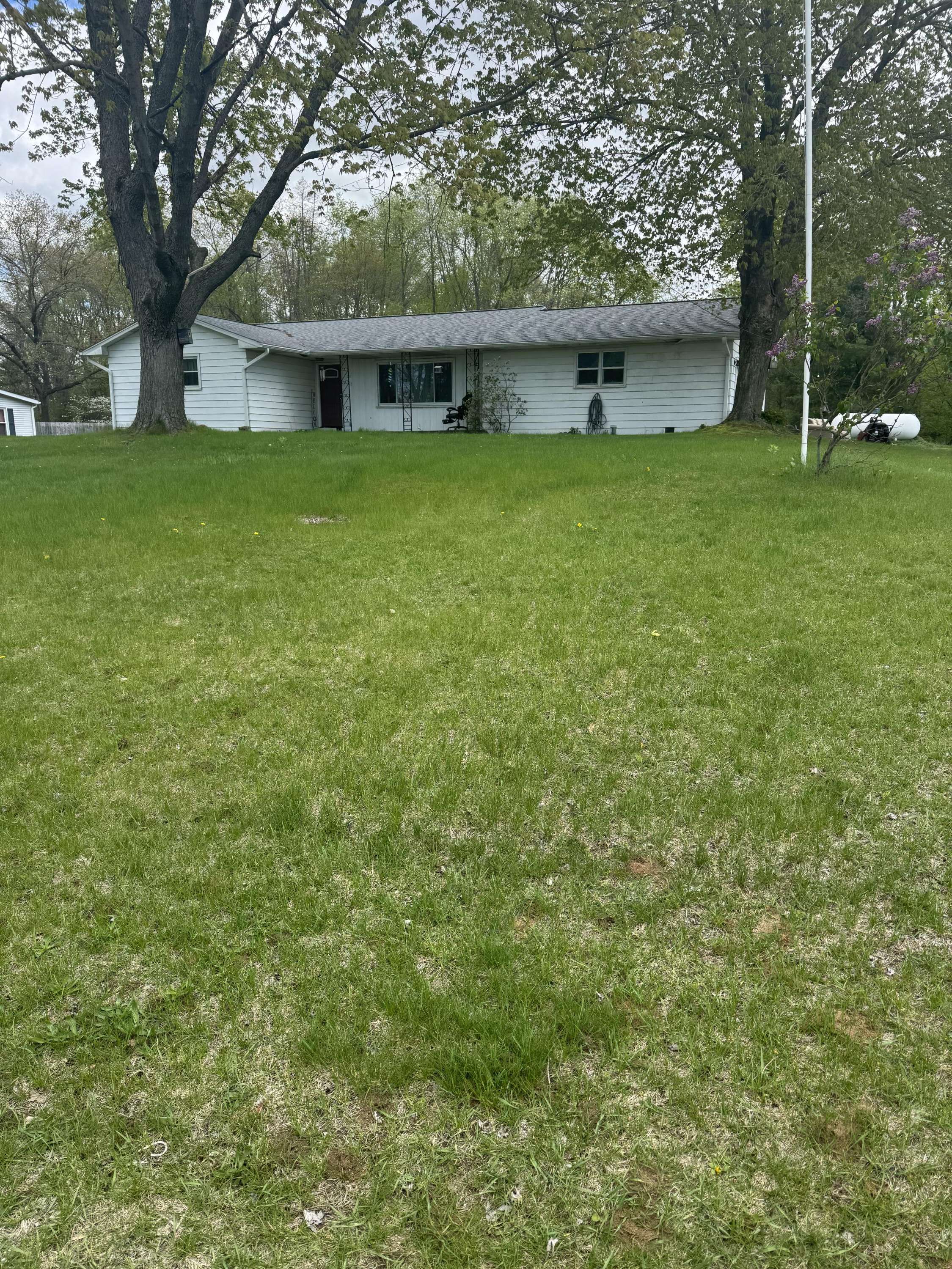 711 Bauer RD, Carlton Twp, MI 49058