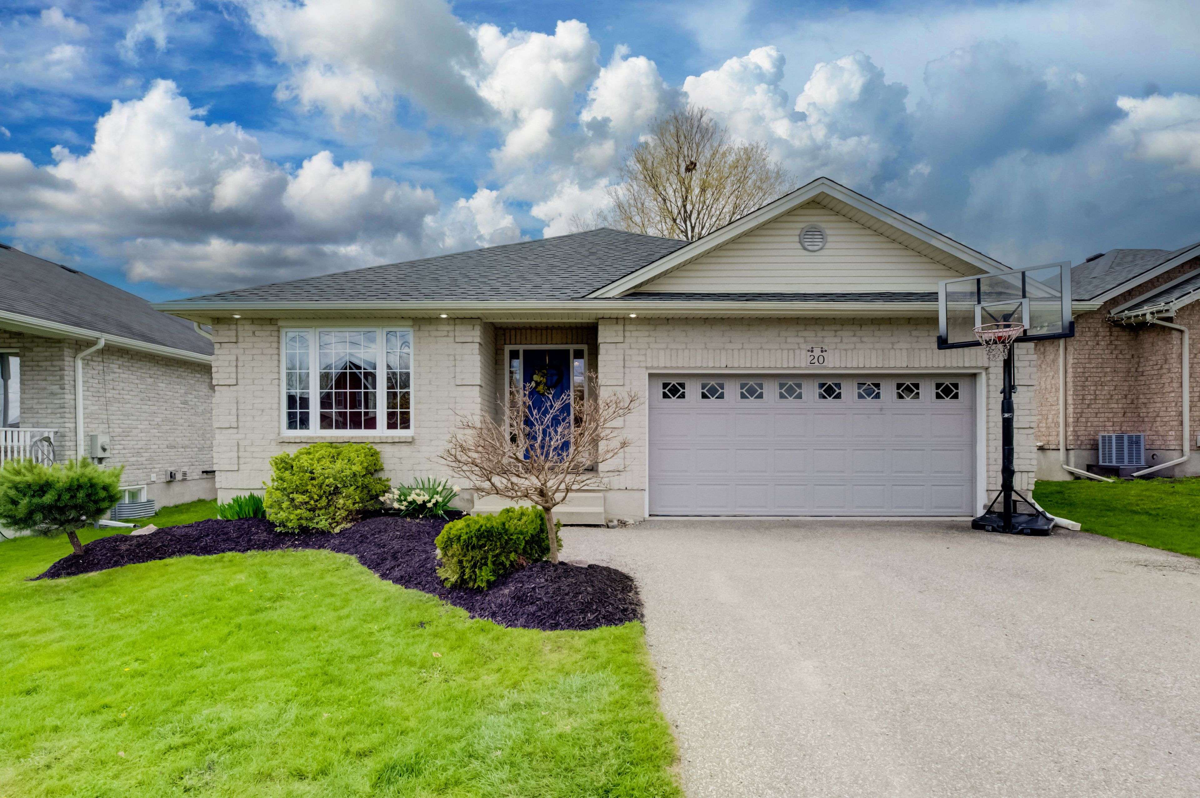 20 Duke ST, Blandford-blenheim, ON N0J 1G0