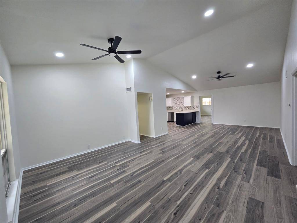 614 W Grenoble Drive, Grand Prairie, TX 75052