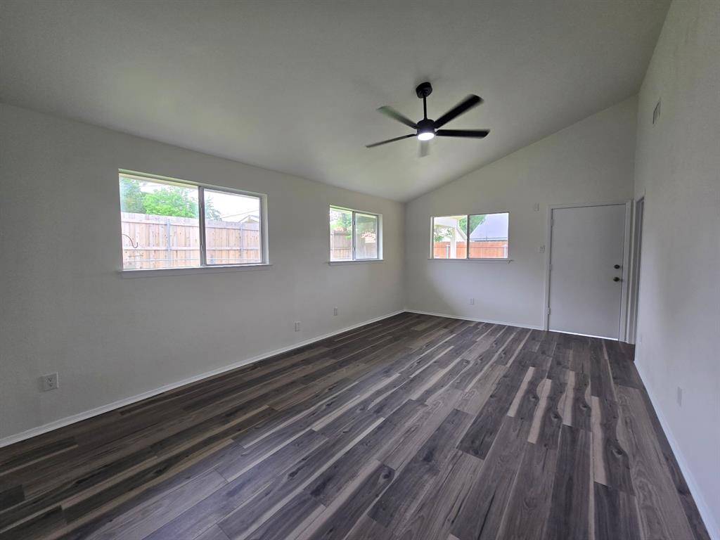 614 W Grenoble Drive, Grand Prairie, TX 75052