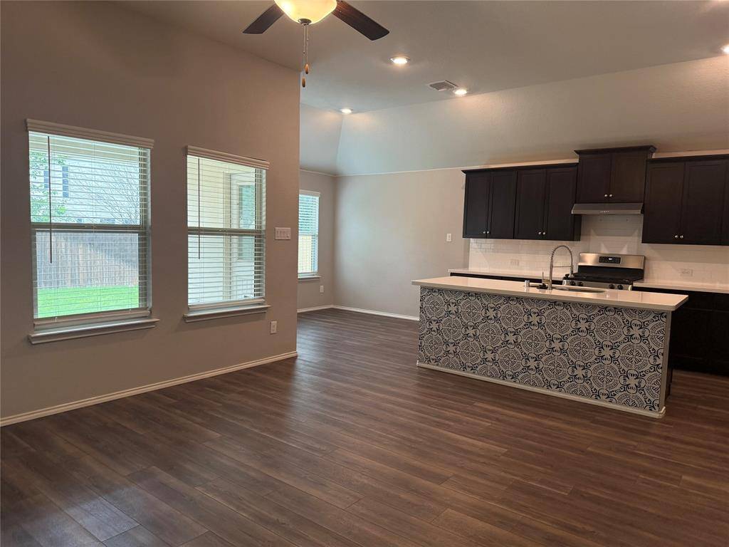 1004 Rising Moon Drive, Fort Worth, TX 76052