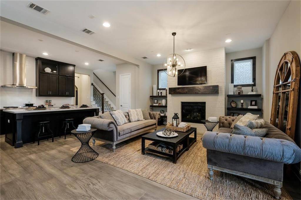 8043 Sunflower Lane, Dallas, TX 75252