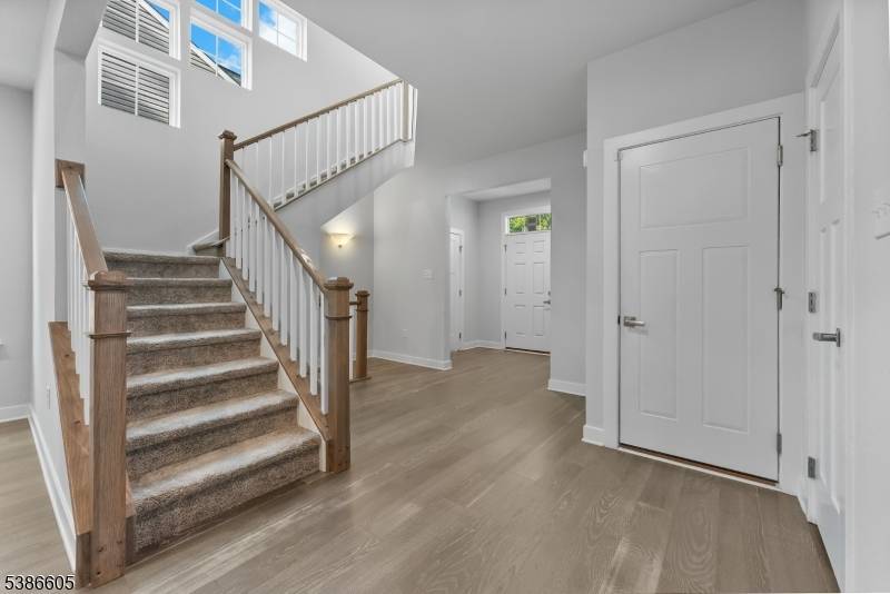 58 Oakwood Blvd, Union Twp., NJ 08827