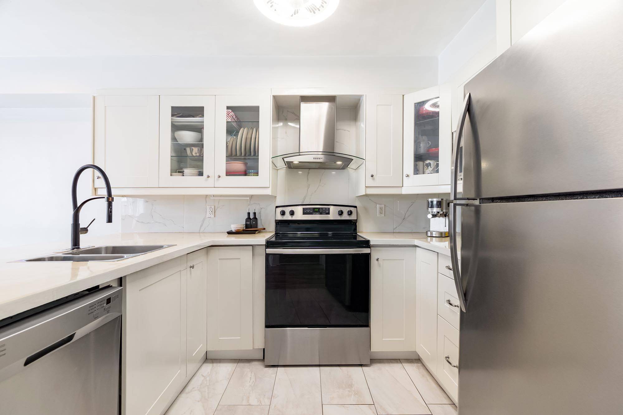 233 Stanley ST, Barrie, ON L4M 6X9