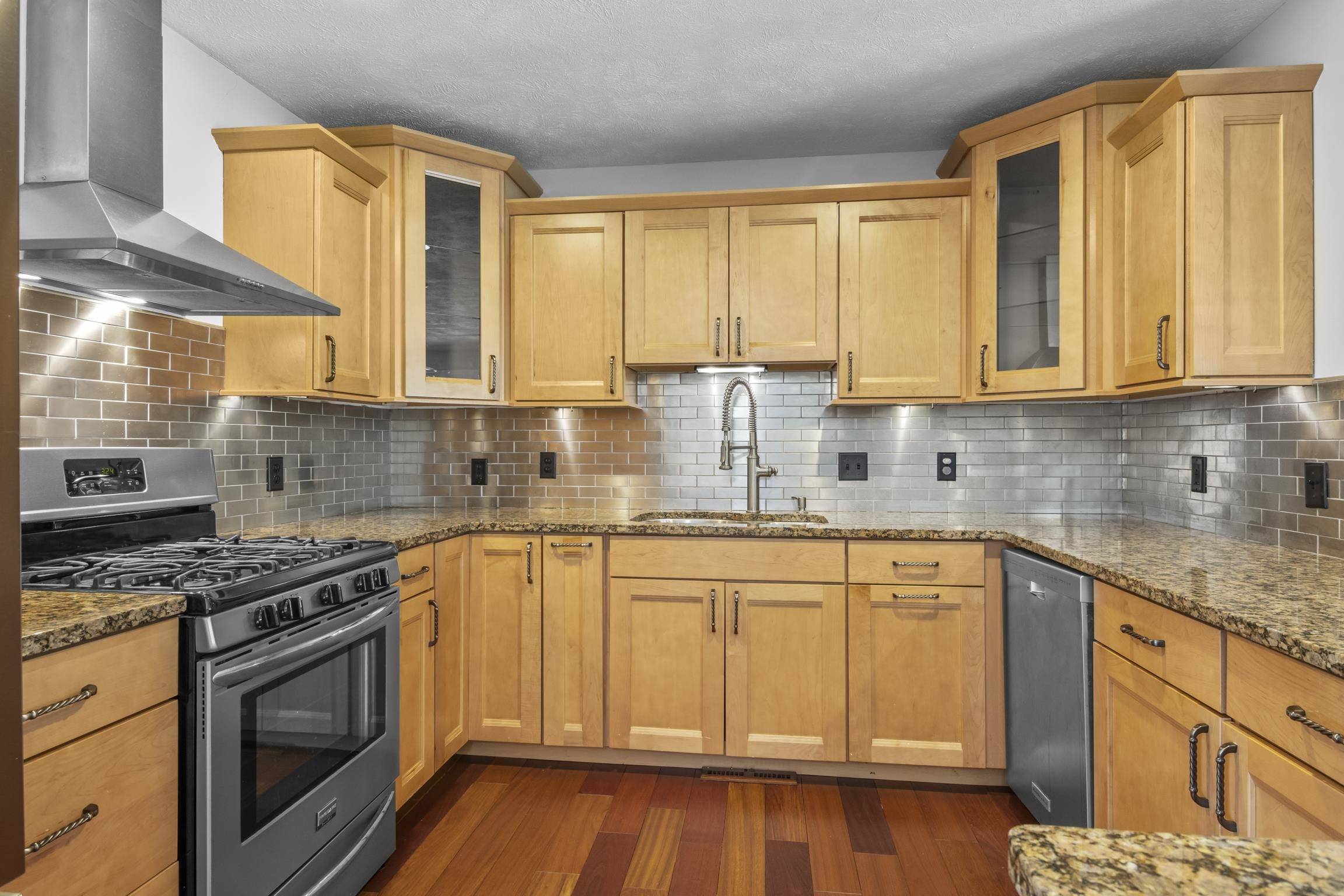 1914 Front ST, Traversecitycity_grandtraverse, MI 49686
