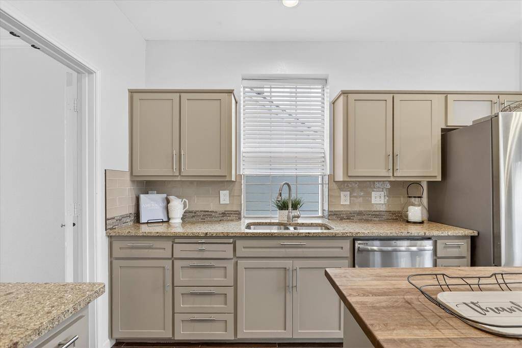 933 Highgate Drive, Lewisville, TX 75067