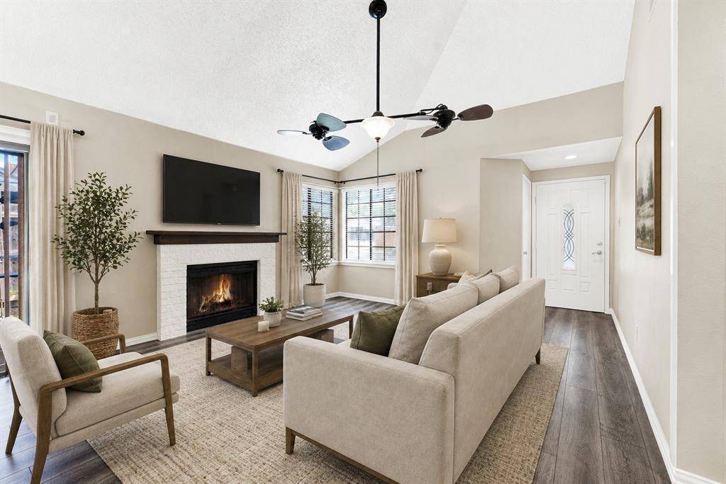 5908 Baroncrest Drive, Arlington, TX 76017