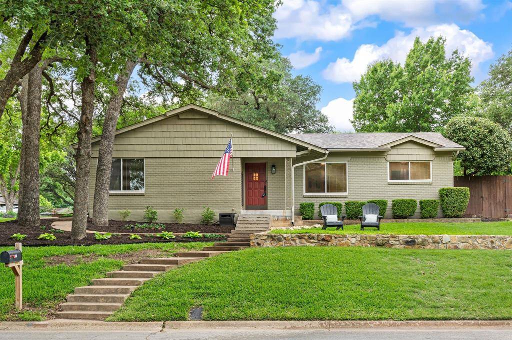 421 Crosstimber Drive, Hurst, TX 76053