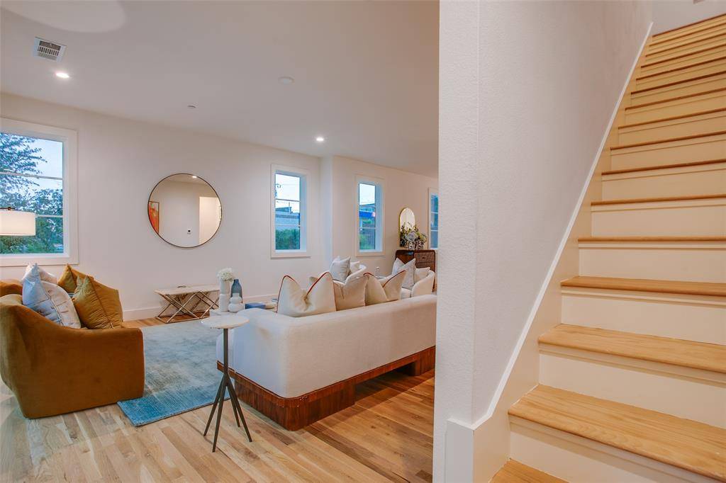 7207 Gaston Avenue #906, Dallas, TX 75206