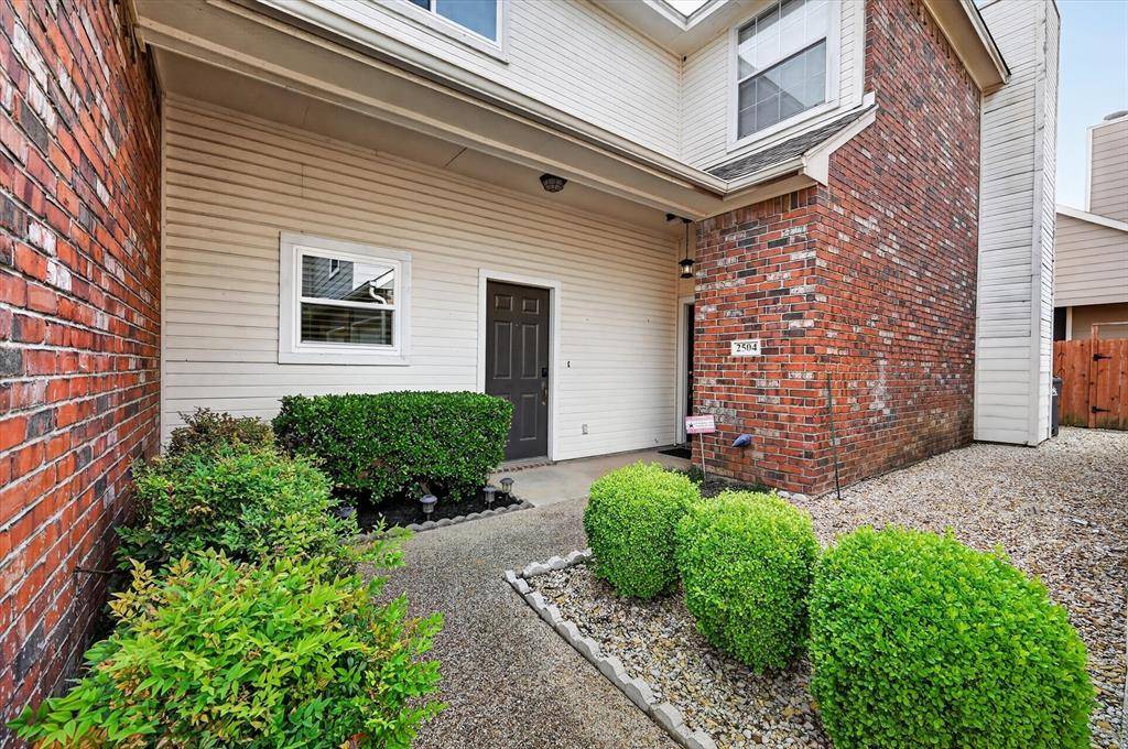 2506 Peargrove Circle, Arlington, TX 76006