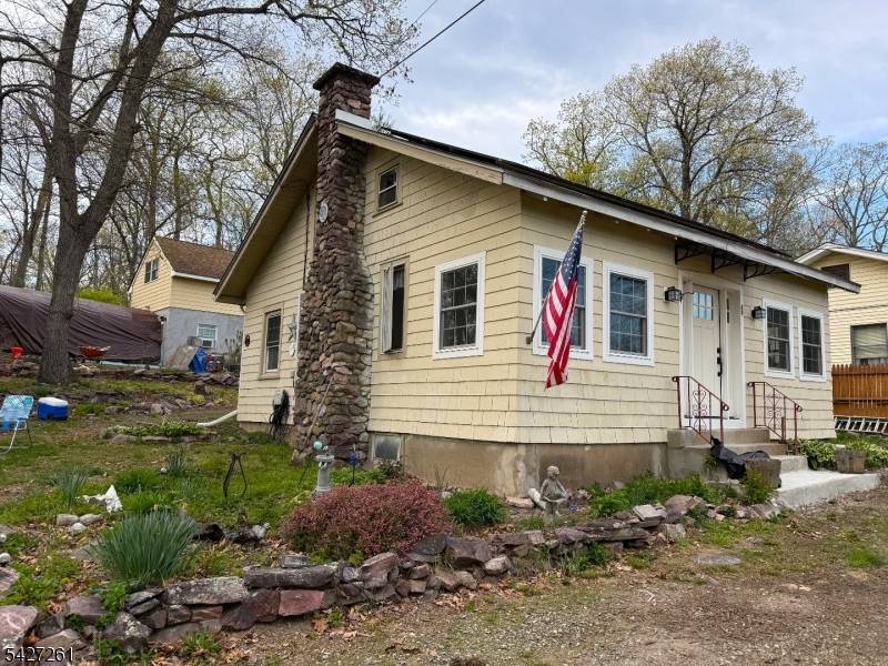 29 Lakeside Rd, West Milford Twp., NJ 07421