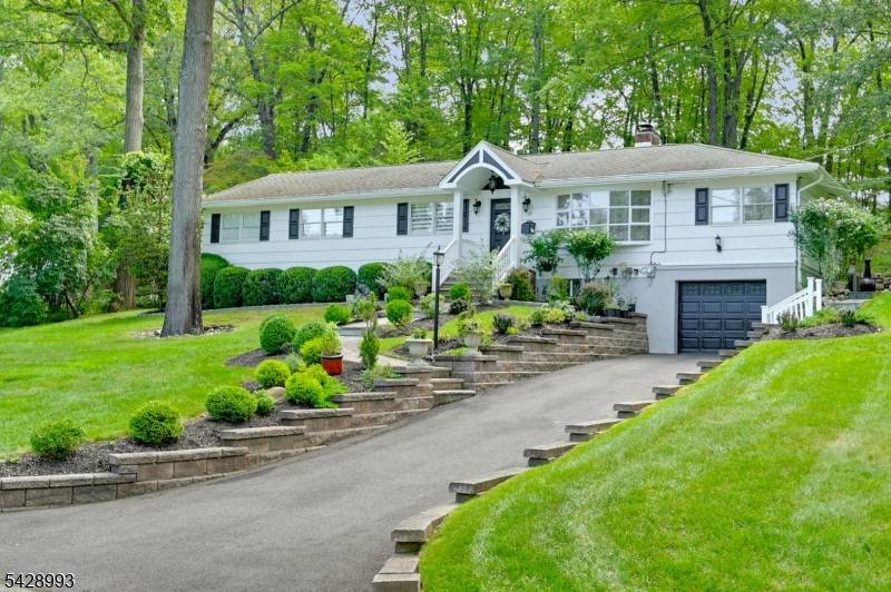 151 Page Dr, Oakland Boro, NJ 07436