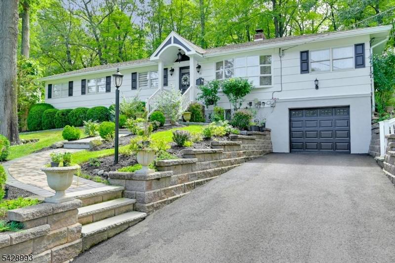 151 Page Dr, Oakland Boro, NJ 07436