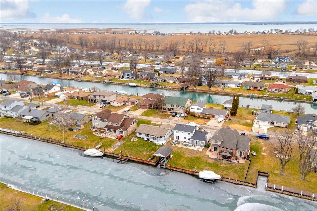 7261 Bluebill ST, Algonac, MI 48001