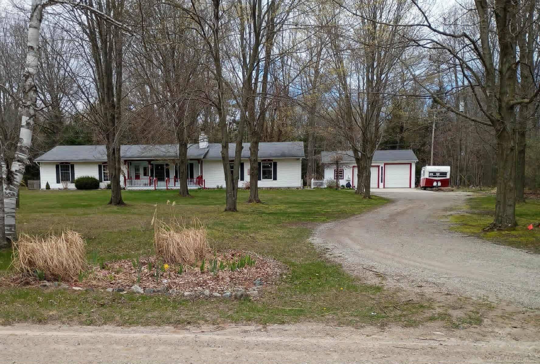 3390 OLD ORCHARD LN, Lexington Twp, MI 48450