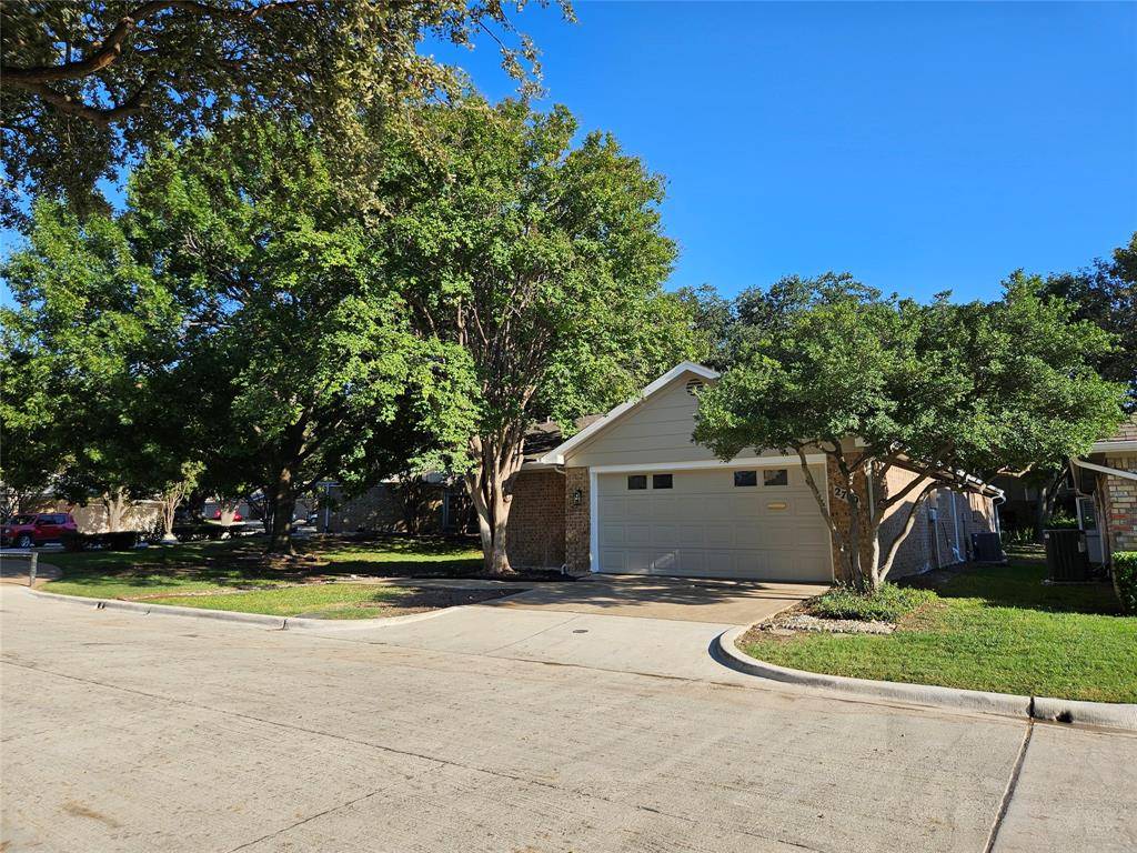 2709 Heather Glen Court, Carrollton, TX 75006