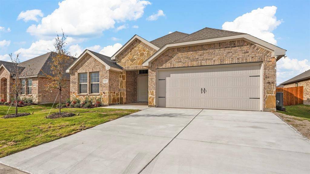 111 Lantern Road, Caddo Mills, TX 75135