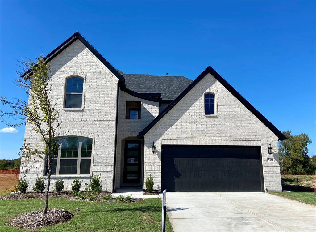 310 Devonshire Drive, Greenville, TX 75401