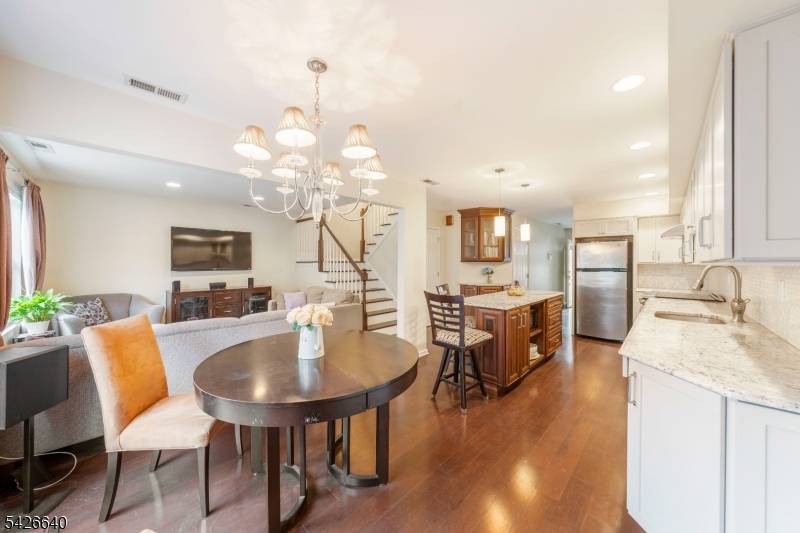 38 Angela Way, Berkeley Heights Twp., NJ 07922