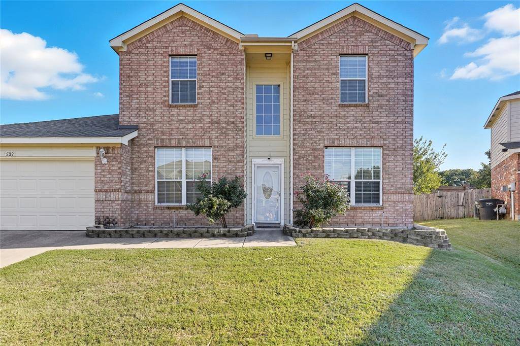 529 Roundrock Lane, Fort Worth, TX 76140