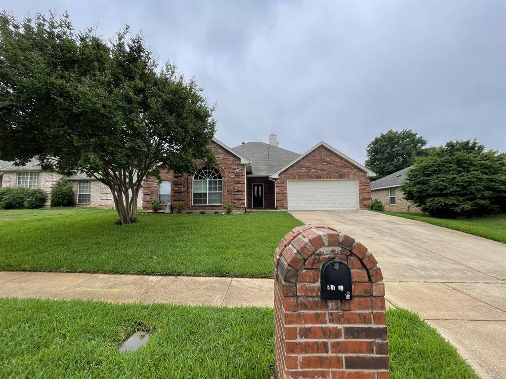 204 Carlsbad Drive, Mansfield, TX 76063
