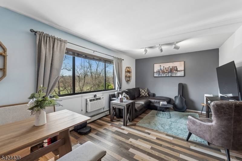 747 Riverside Ave #C-8, Lyndhurst Twp., NJ 07071